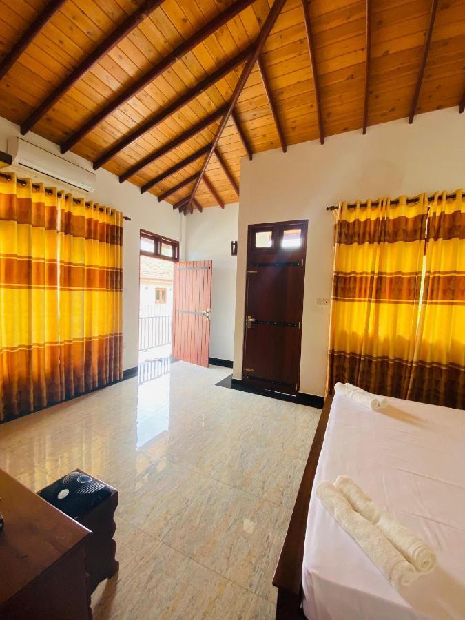 The Kingslayer Resort Негомбо Экстерьер фото